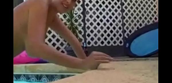  Amateurs Getting Freaky In Their Pool Just To Do Something